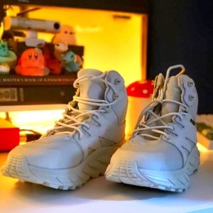 NWOT Hoka One One Versatile Hiking Boots Women's Size 7.5 W Anacapa Mid GTX